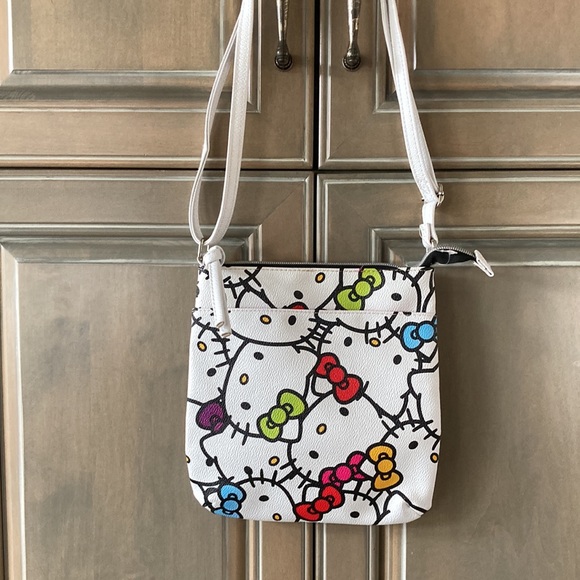 HELLO KITTY SHOULDER BAG NWOT - Picture 4 of 7